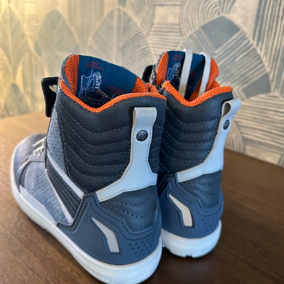 BMW Racing Shoes - Picture 3 of 4